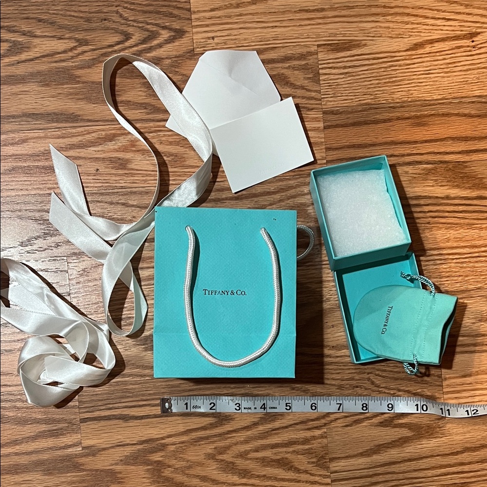 Tiffany & Co. Turquoise Reusable Box with White Ribbon